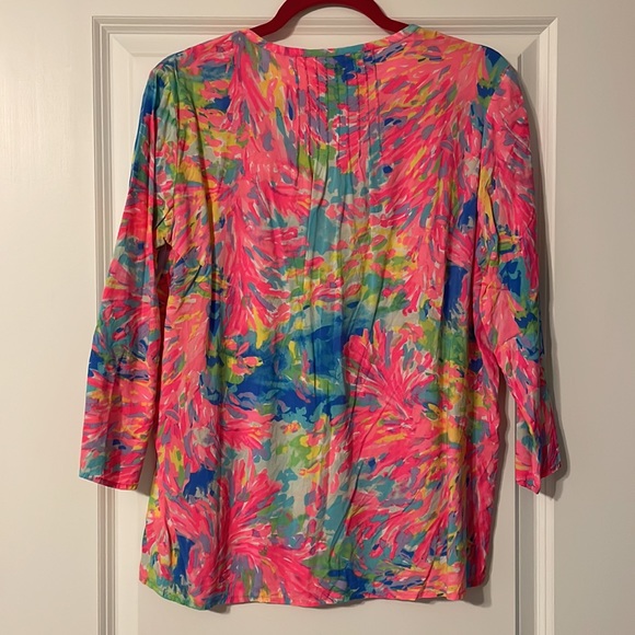 Lilly Pulitzer size medium 3/4 length sleeve blouse - Picture 2 of 5